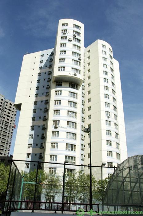 南門國(guó)際城F1高層住宅樓（新疆建筑工程天山獎(jiǎng)、江蘇省省外“揚(yáng)子杯”）